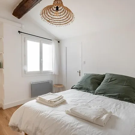Vue Sur Les Toits Au Coeur De Nimes, Clim, 6 Personnes شقة *
