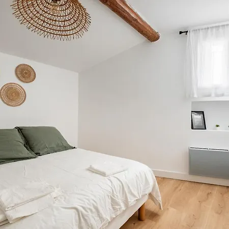 Vue Sur Les Toits Au Coeur De Nimes, Clim, 6 Personnes * نيم