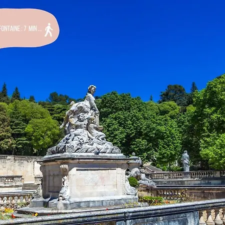 Vue Sur Les Toits Au Coeur De Nimes, Clim, 6 Personnes
